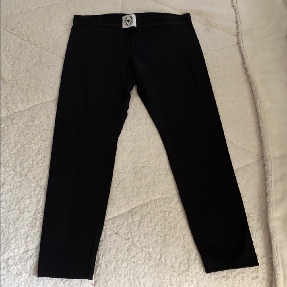 NWOT VS PINK yoga leggings sizeM never worn